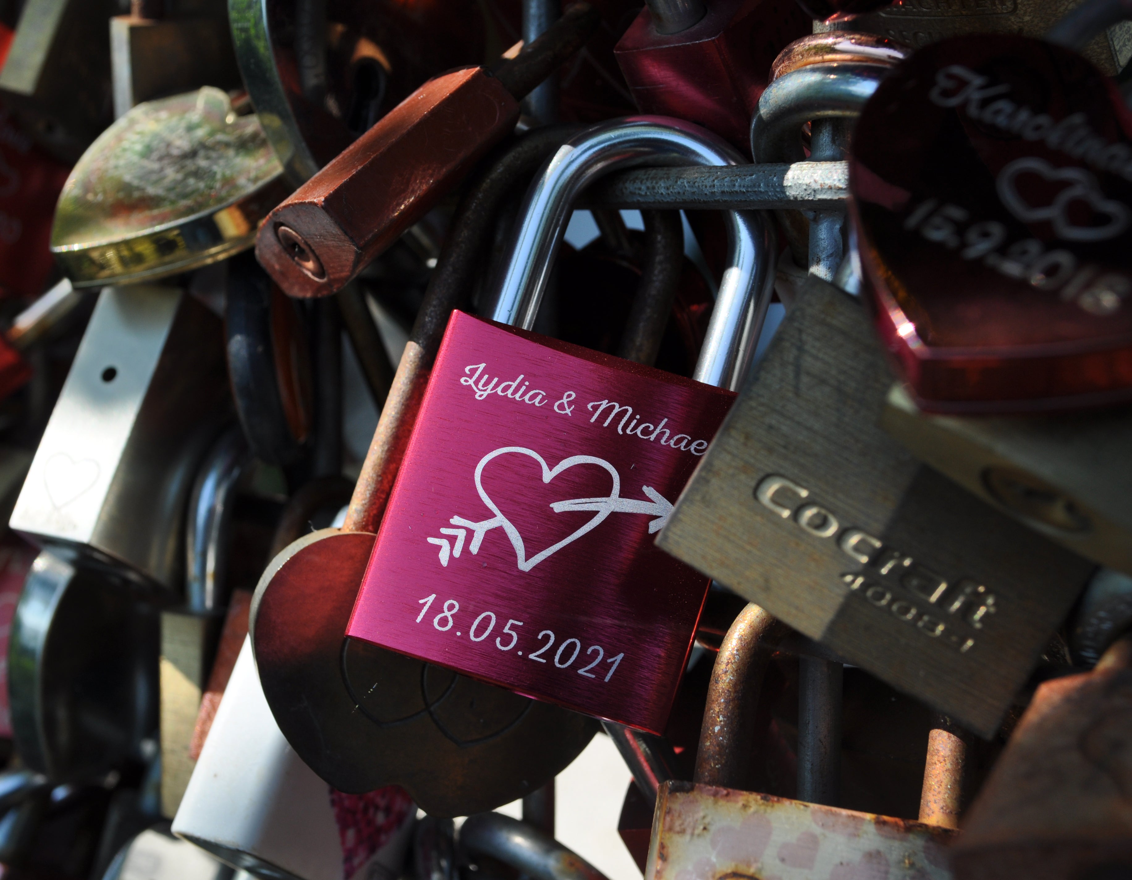 love locks product background