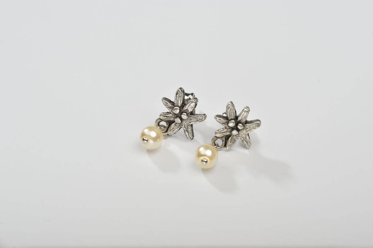 Perl Blumenohrstecker